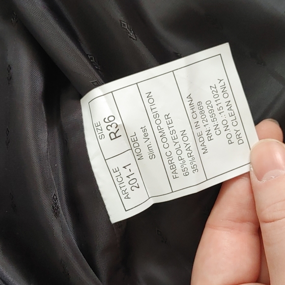 Black vest - Picture 2 of 4